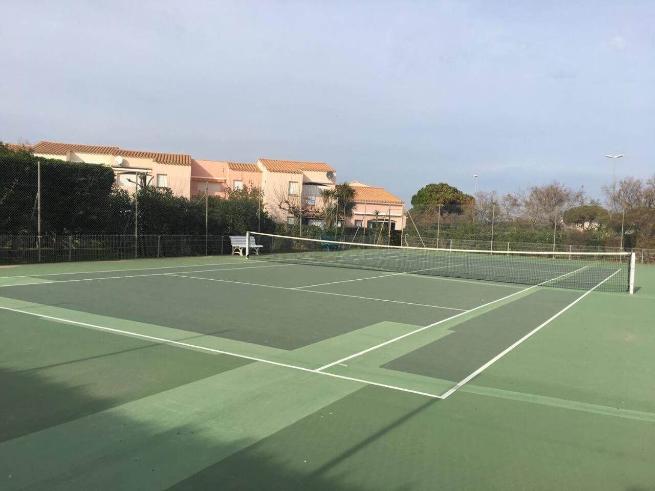 Appartement 4/6 Personnes Plain Pied - 5Min Plage - Piscine En Face Agde Esterno foto