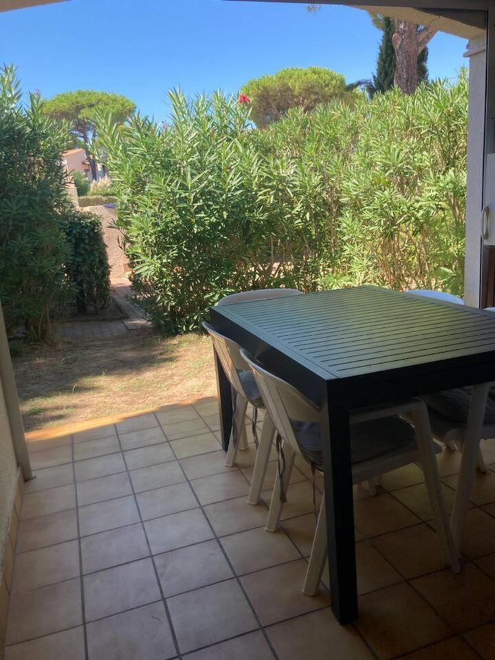 Appartement 4/6 Personnes Plain Pied - 5Min Plage - Piscine En Face Agde Esterno foto
